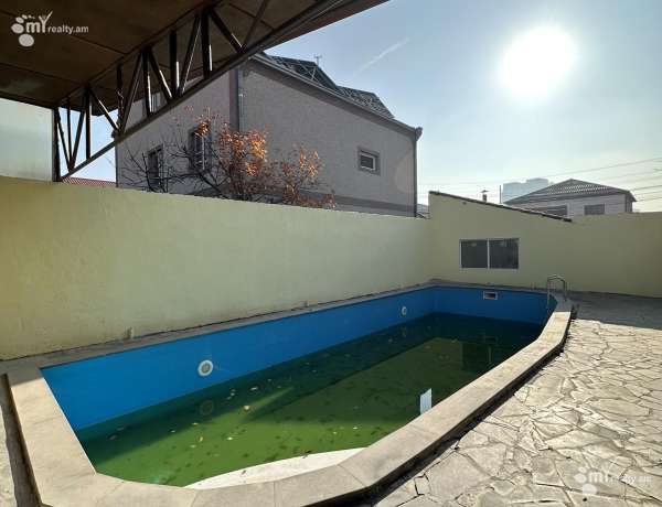 arandznatun-vacharq-Yerevan-Avan