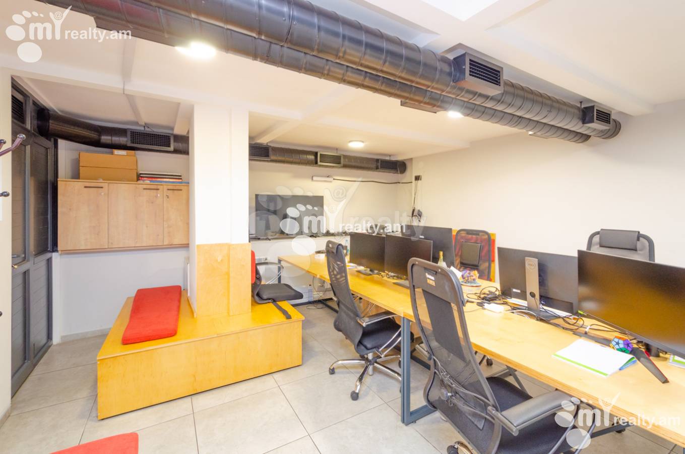 Снять коммерческoе помещение Орбели Ехбайрнери ул, Арабкир Ереван, 137098