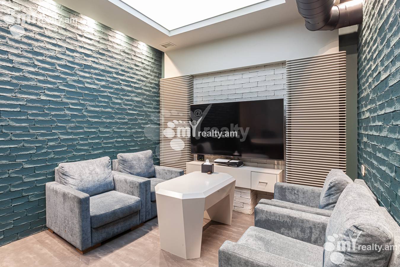 Կոմերցիոն տարածք  Չարենցի փող, Կենտրոն Երևան, 156915