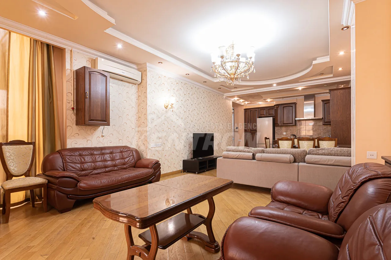 3 սենյականոց բնակարան վարձով Սայաթ-Նովայի պող, Կենտրոն Երևան, 158873