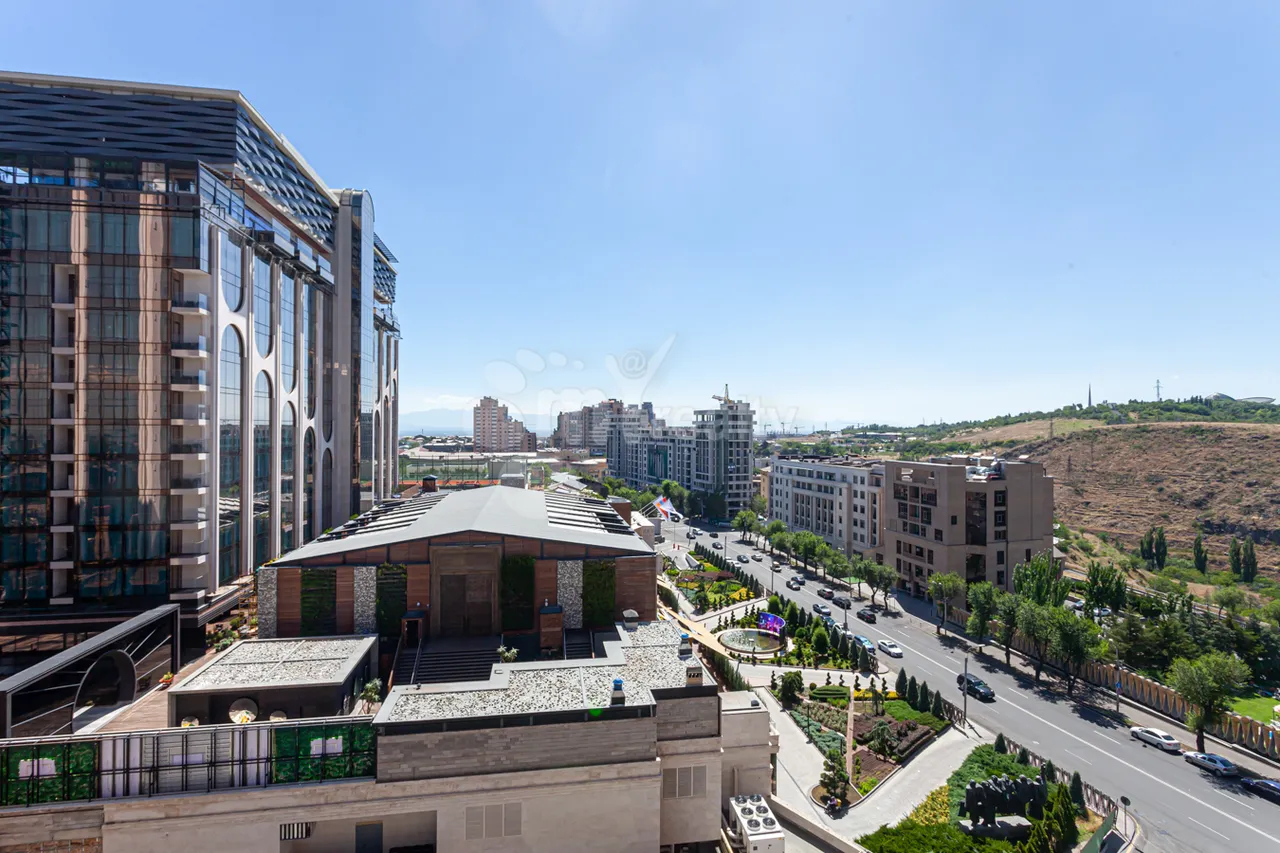 Снять 3 комнатную квартиру Паронян ул, Центр Ереван, 157980