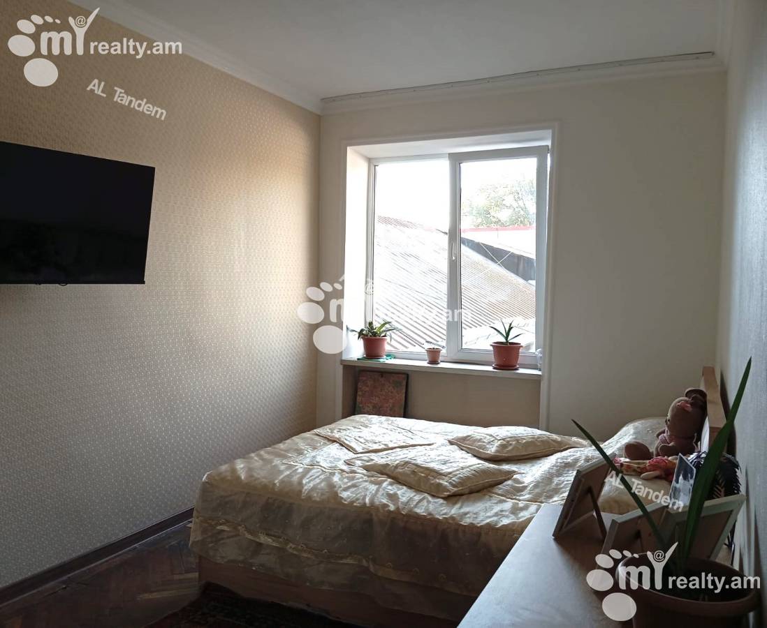 3 bedroom apartment for sale Hasratyan st., Adshapnjak Yerevan, 158054