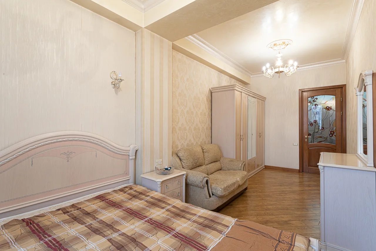 3 սենյականոց բնակարան վարձով Հին երևանցու փող, Կենտրոն Երևան, 159734