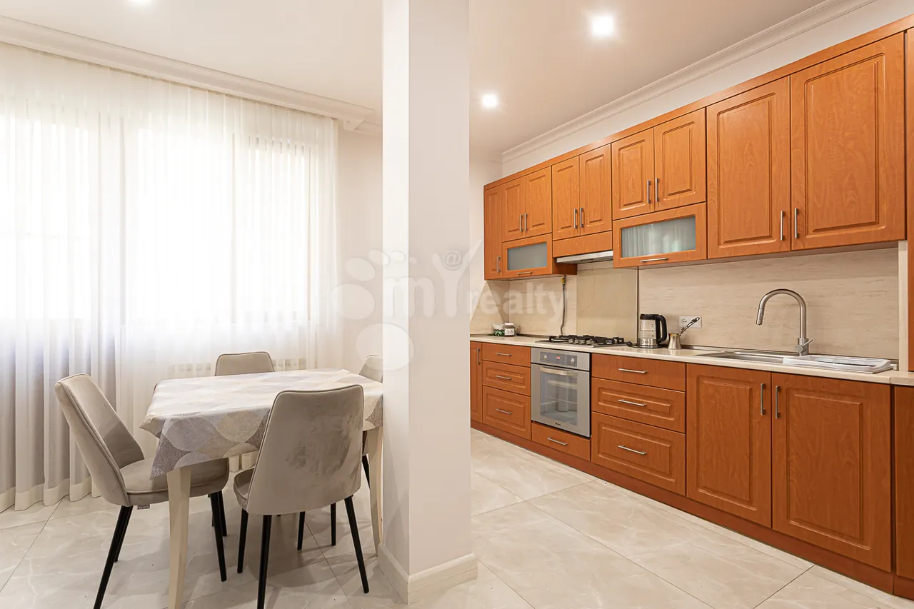 3 bedroom apartment for sale Saryan St, Center Yerevan, 157564