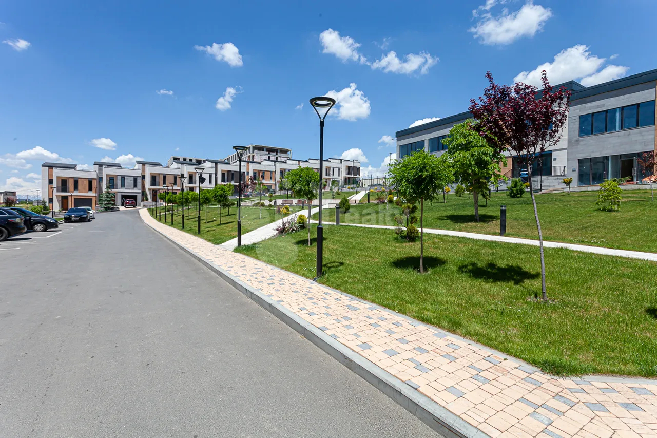 3 սենյականոց բնակարան  Բագրևանդ թաղամաս, Նոր Նորք Երևան, 160655