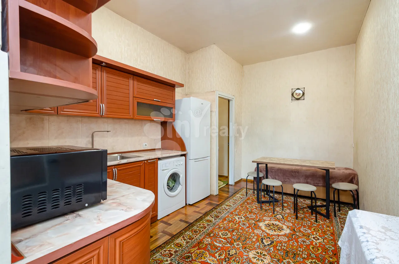 3 bedroom apartment for rent Tumanyan St, Center Yerevan, 161491