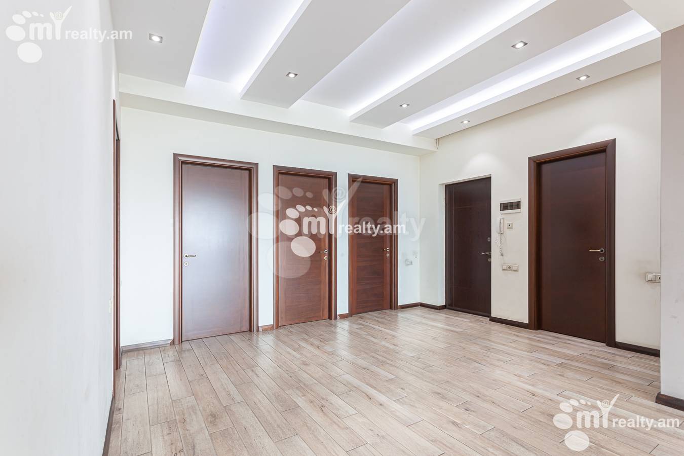 Купить 3 комнатную квартиру Антараин ул, Центр Ереван, 146541