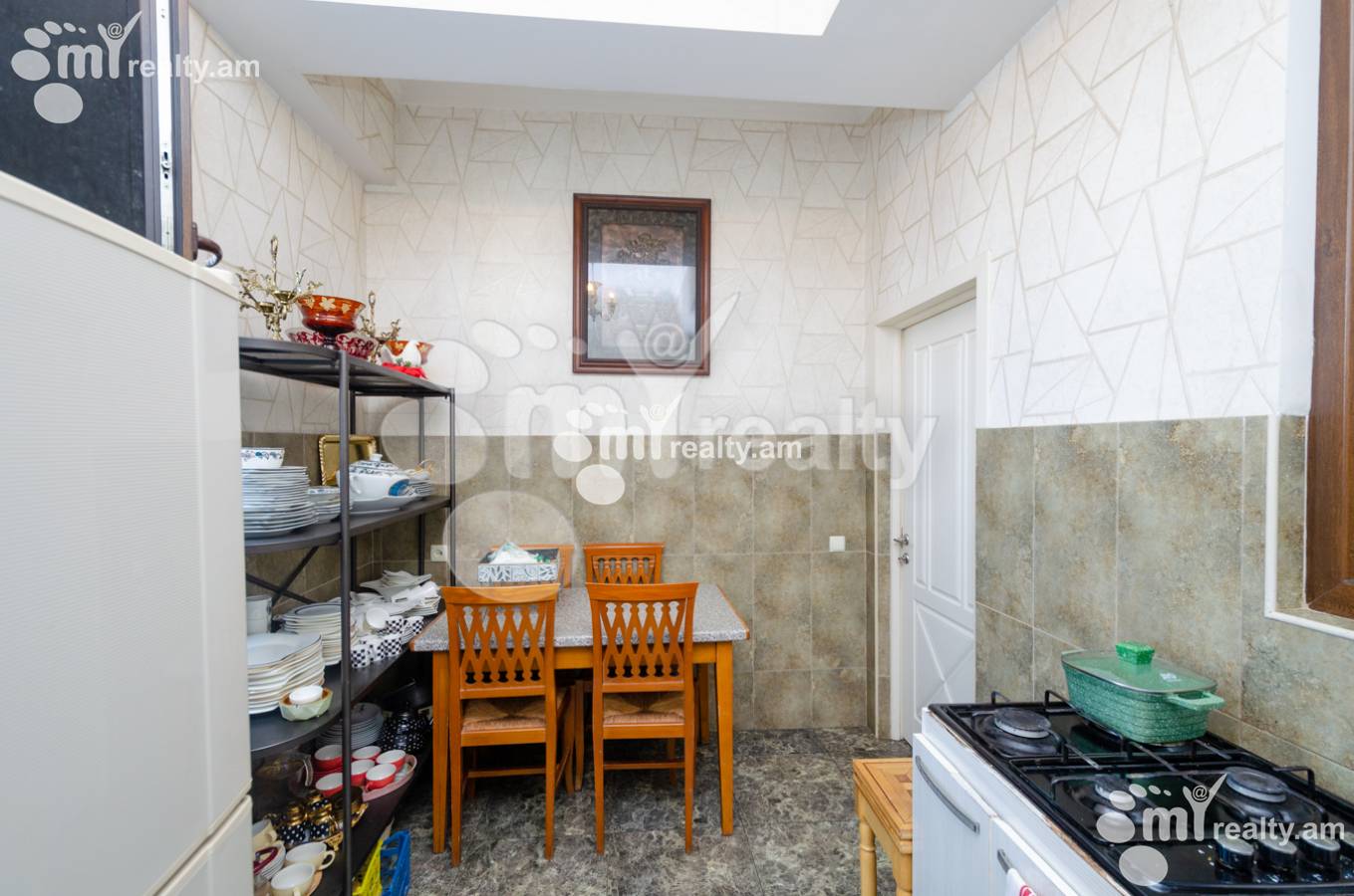 3 bedroom apartment for sale Charents St, Center Yerevan, 136763