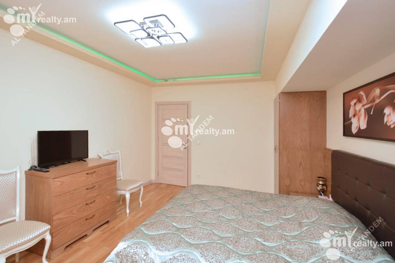 3 սենյականոց բնակարան վարձով Մոսկովյան փող, Կենտրոն Երևան, 160061