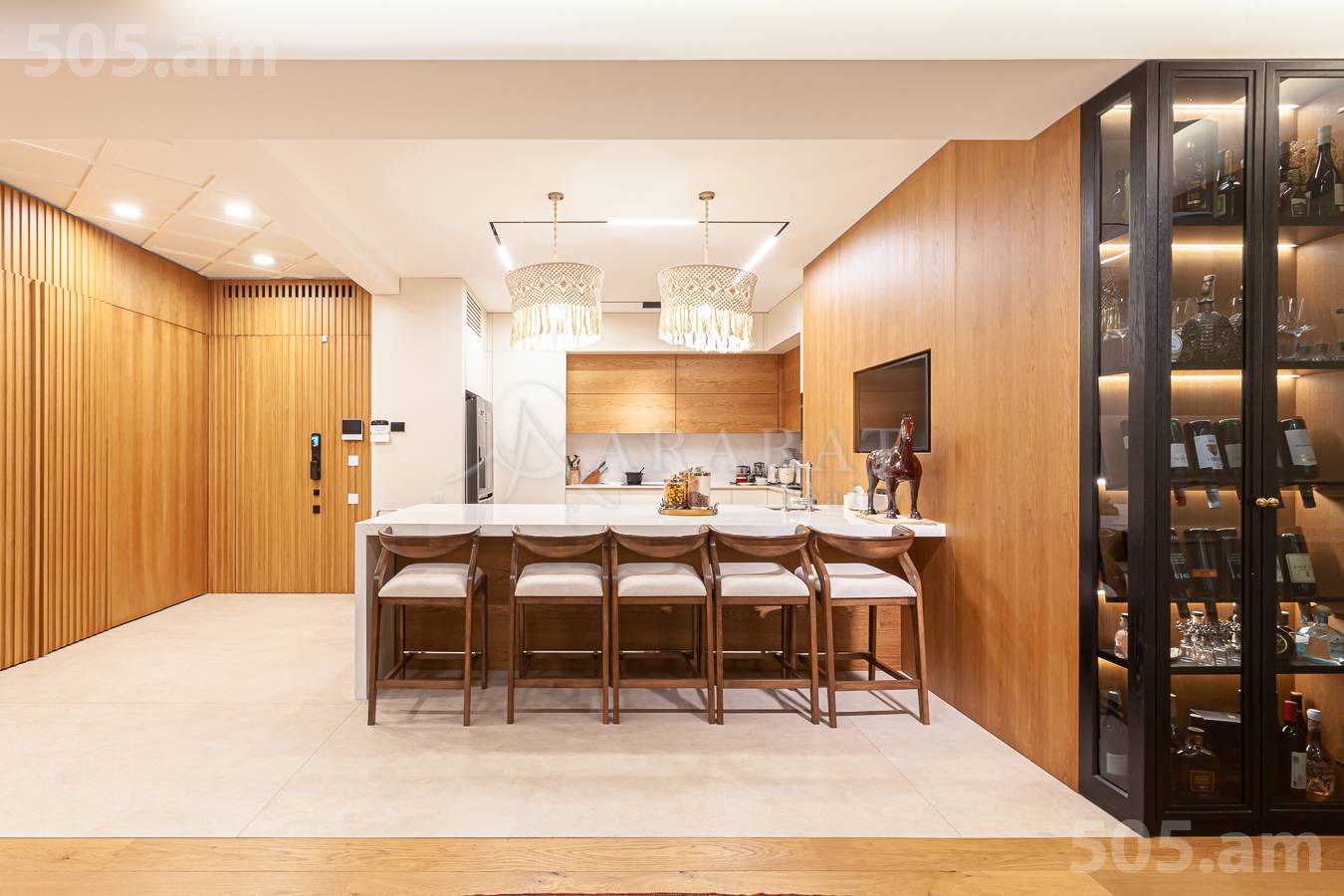 5 սենյականոց բնակարան  Բուզանդի փող, Կենտրոն Երևան, 154376