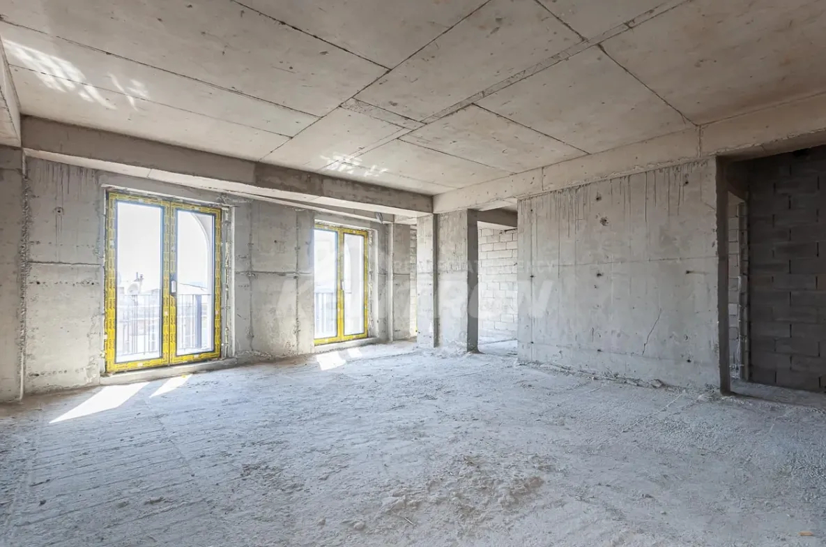 Купить 4 комнатную квартиру Лео ул, Центр Ереван, 157438