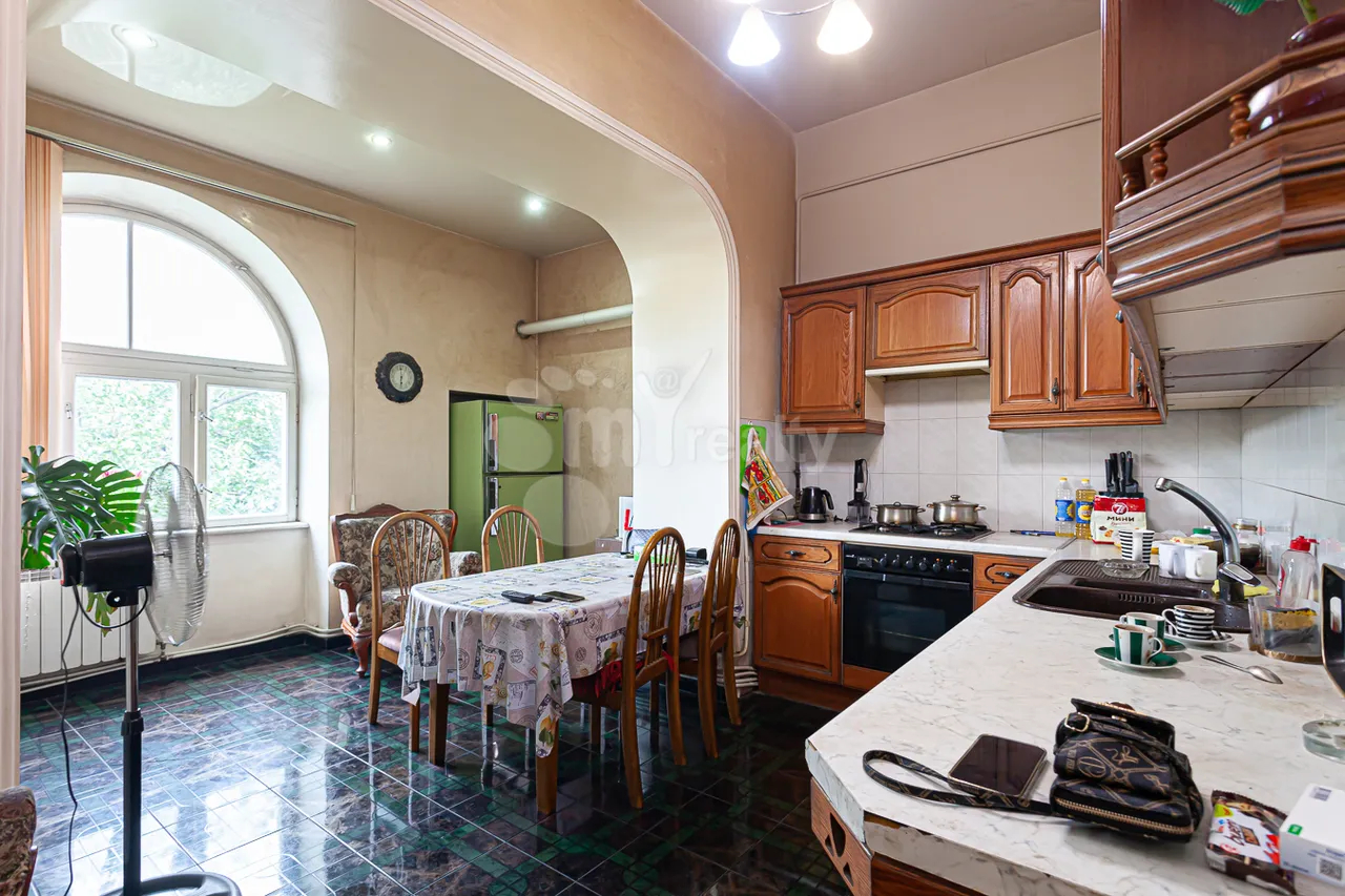 3 bedroom apartment for sale Baghramyan Ave (Kentron), Center Yerevan, 161298