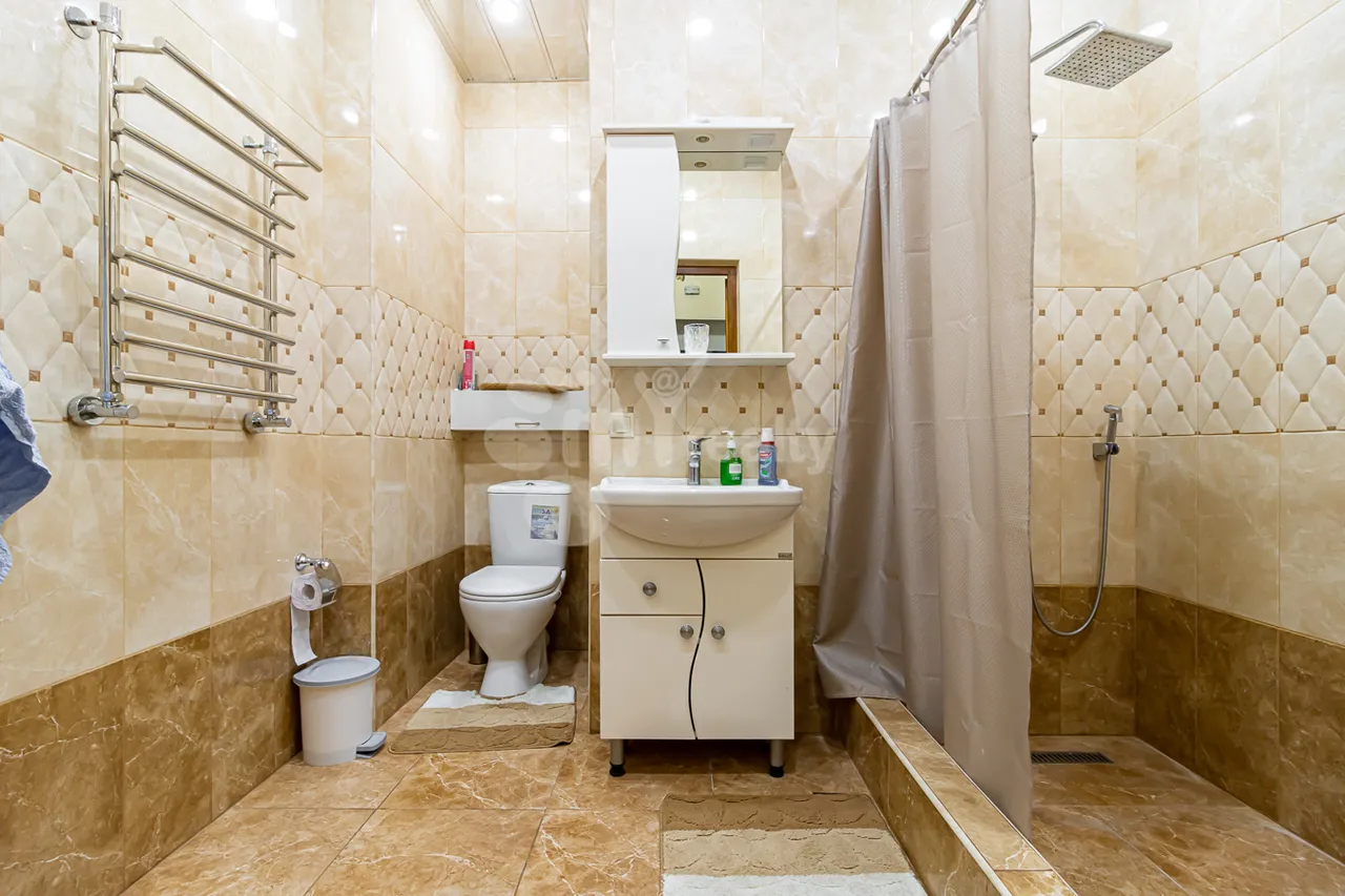 3 bedroom apartment for rent Agatangeghos St, Center Yerevan, 161490