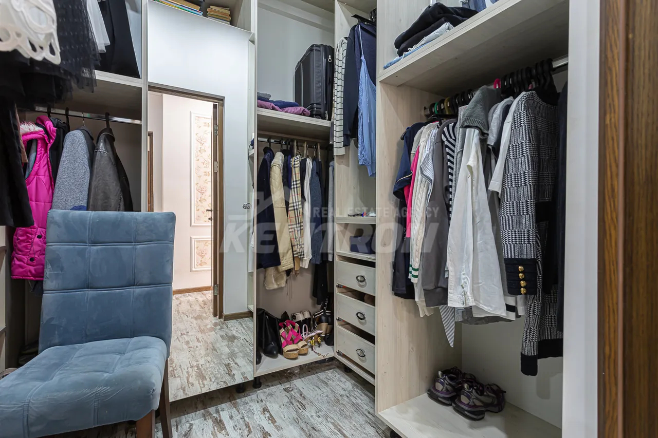 House for sale Lusinyants street, مرکز شهر ایروان, 157386