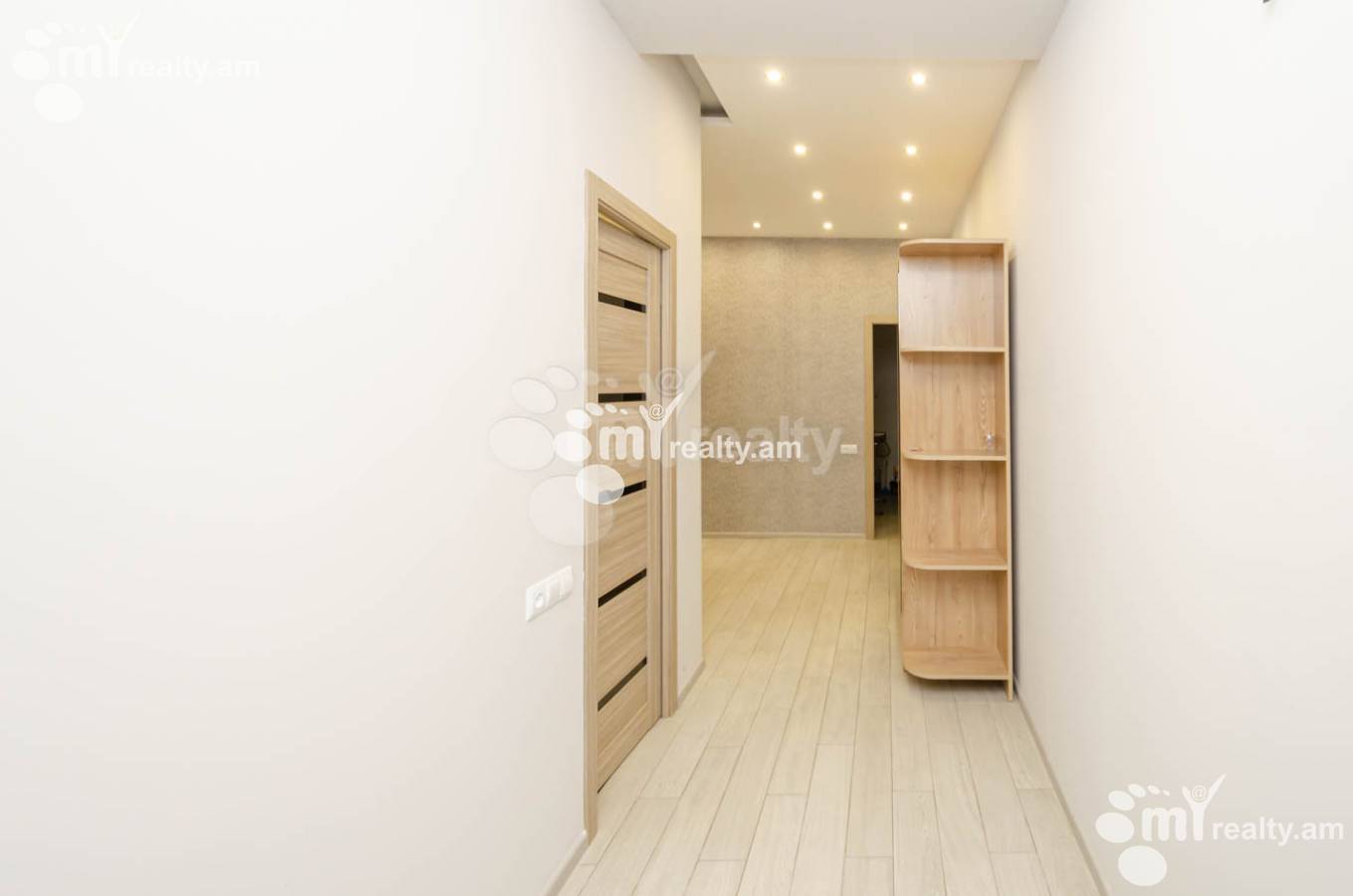 3 սենյականոց բնակարան  Ծիծեռնակաբերդի խճուղի, Կենտրոն Երևան, 139566