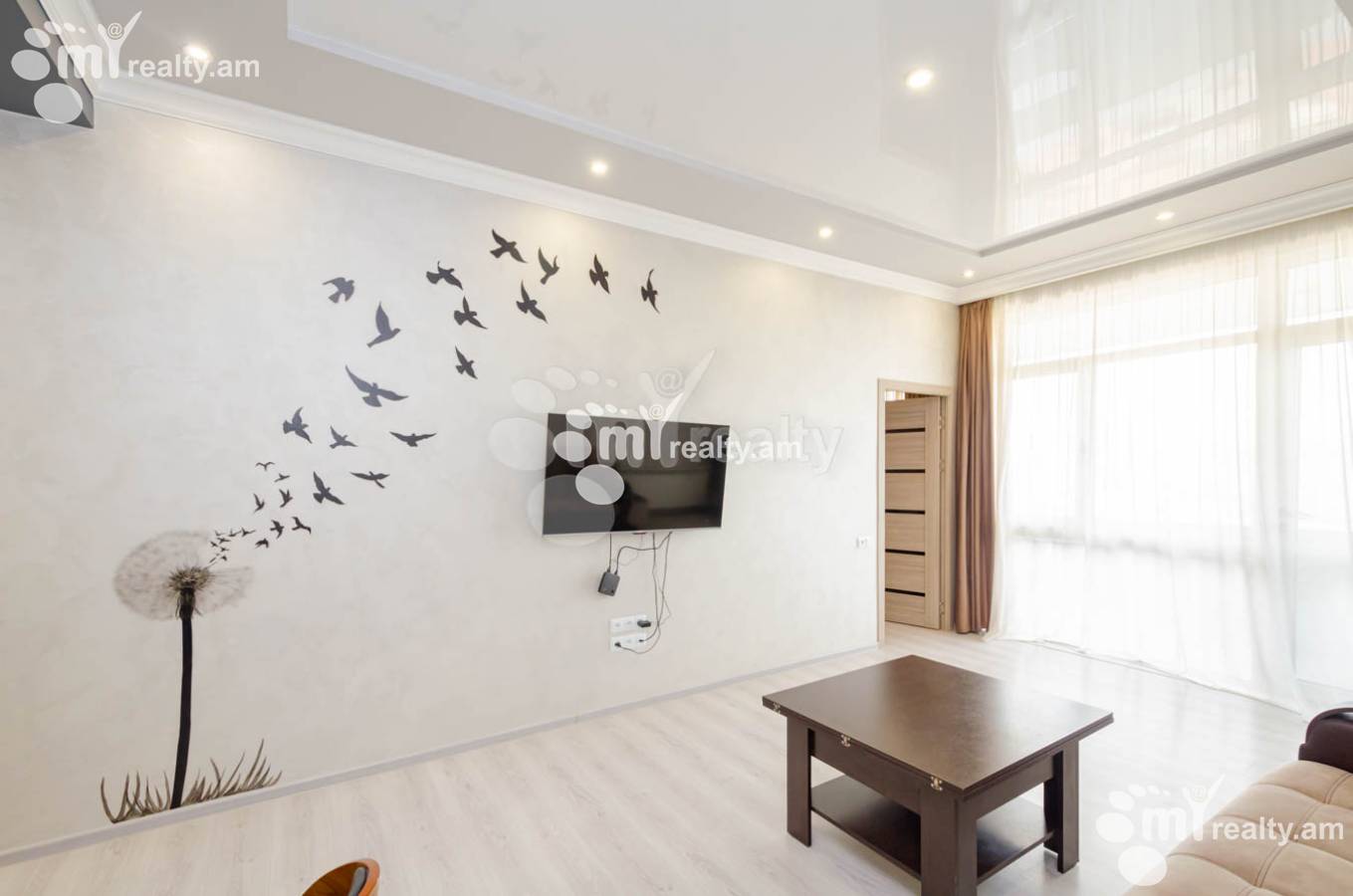 3 սենյականոց բնակարան  Ծիծեռնակաբերդի խճուղի, Կենտրոն Երևան, 139566