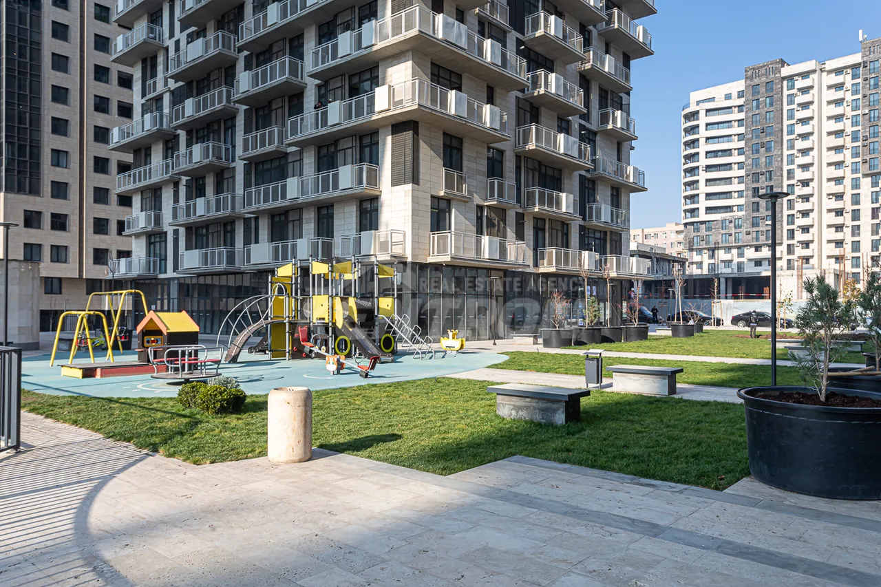 4 սենյականոց բնակարան  Լենինգրադյան փող, Աջափնյակ Երևան, 158332