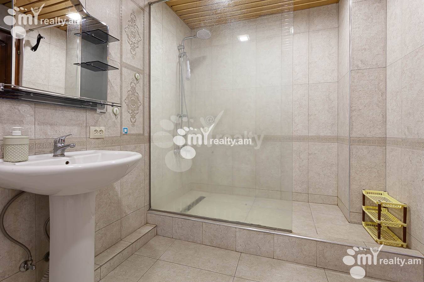 Купить 3 комнатную квартиру Екмалян ул, Центр Ереван, 153469