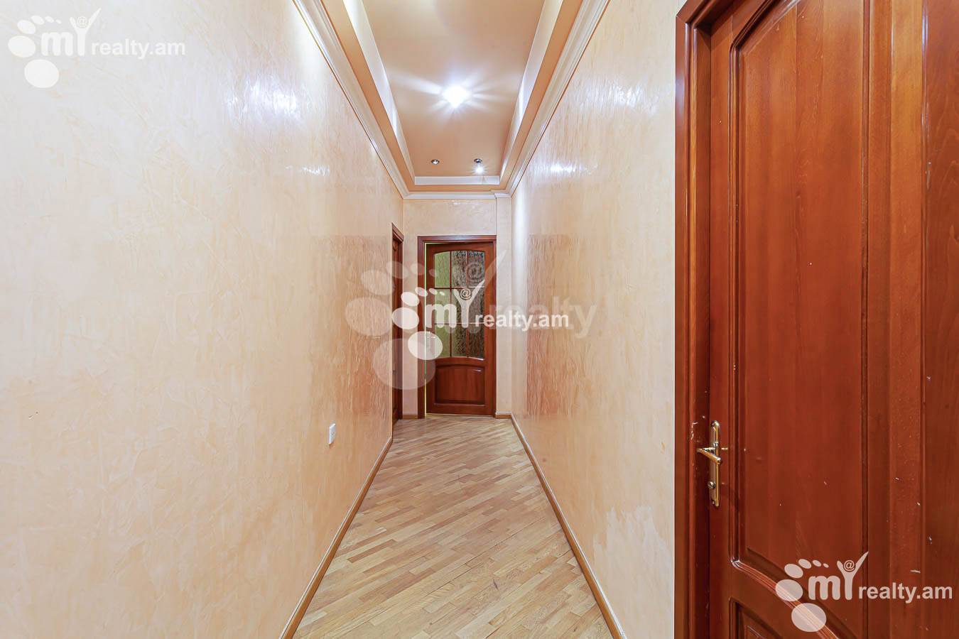 Купить 3 комнатную квартиру Екмалян ул, Центр Ереван, 153469