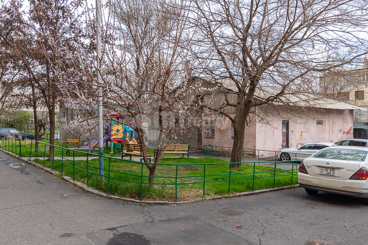 1 սենյականոց բնակարան  Մարգարյան փող, Աջափնյակ Երևան, 160060
