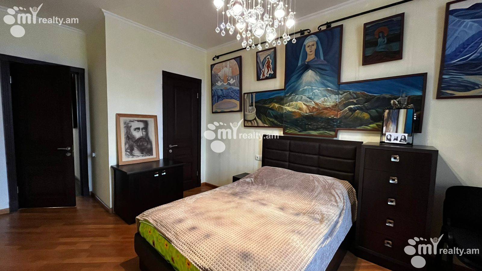 4 bedroom apartment for sale Rostom St, Center Yerevan, 160225