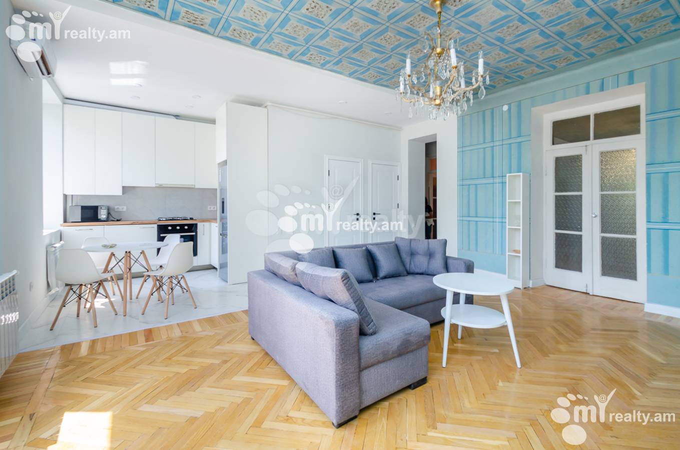 Купить 3 комнатную квартиру Сарян ул, Центр Ереван, 152721