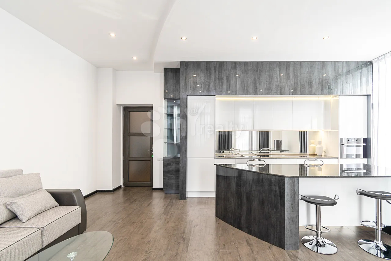4 bedroom apartment for rent Aram St, Center Yerevan, 159129