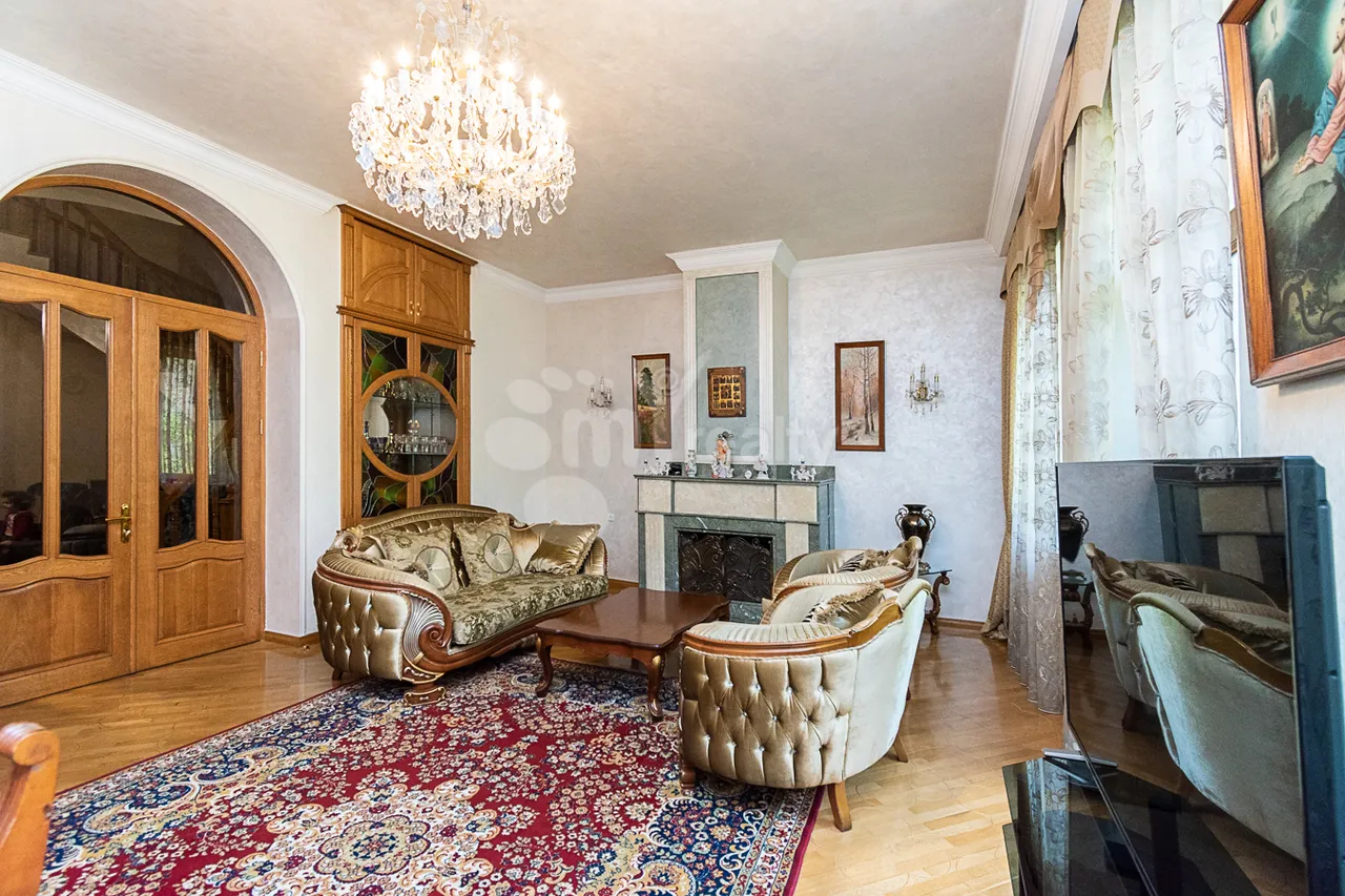 5 bedroom apartment for sale خیابان نعلبندیان, مرکز شهر ایروان, 160686