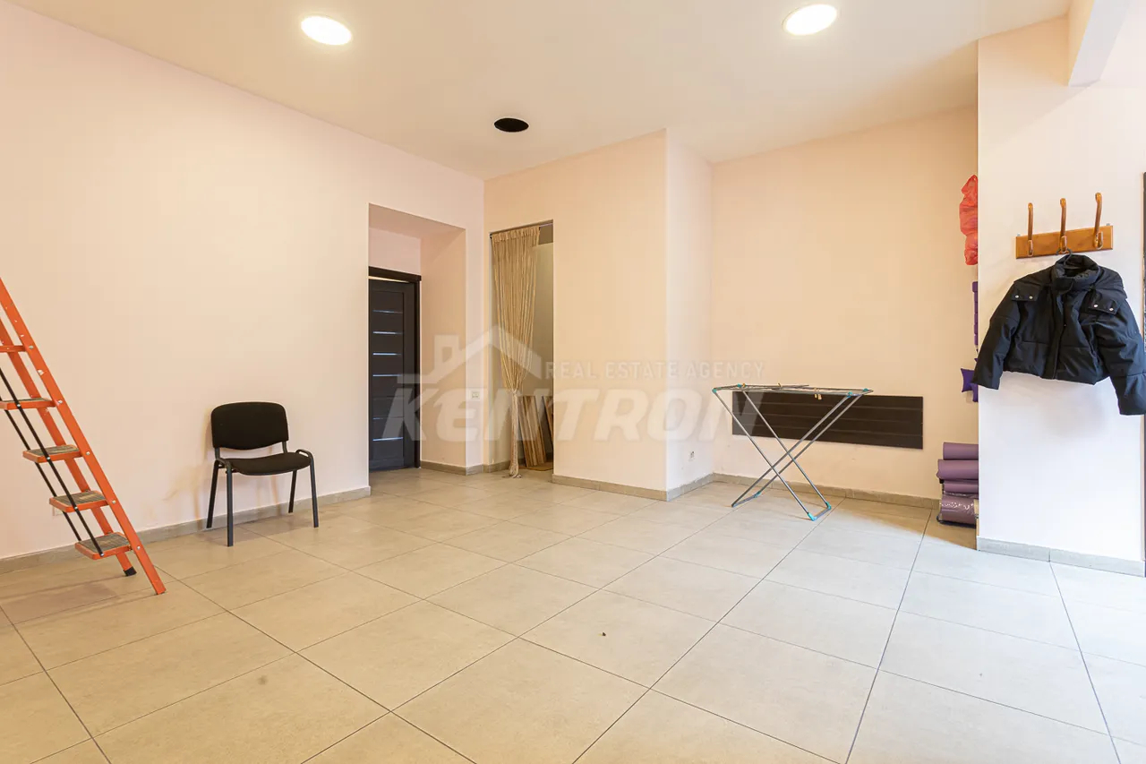 Commercial property for sale Mashtots Ave, Center Yerevan, 157988