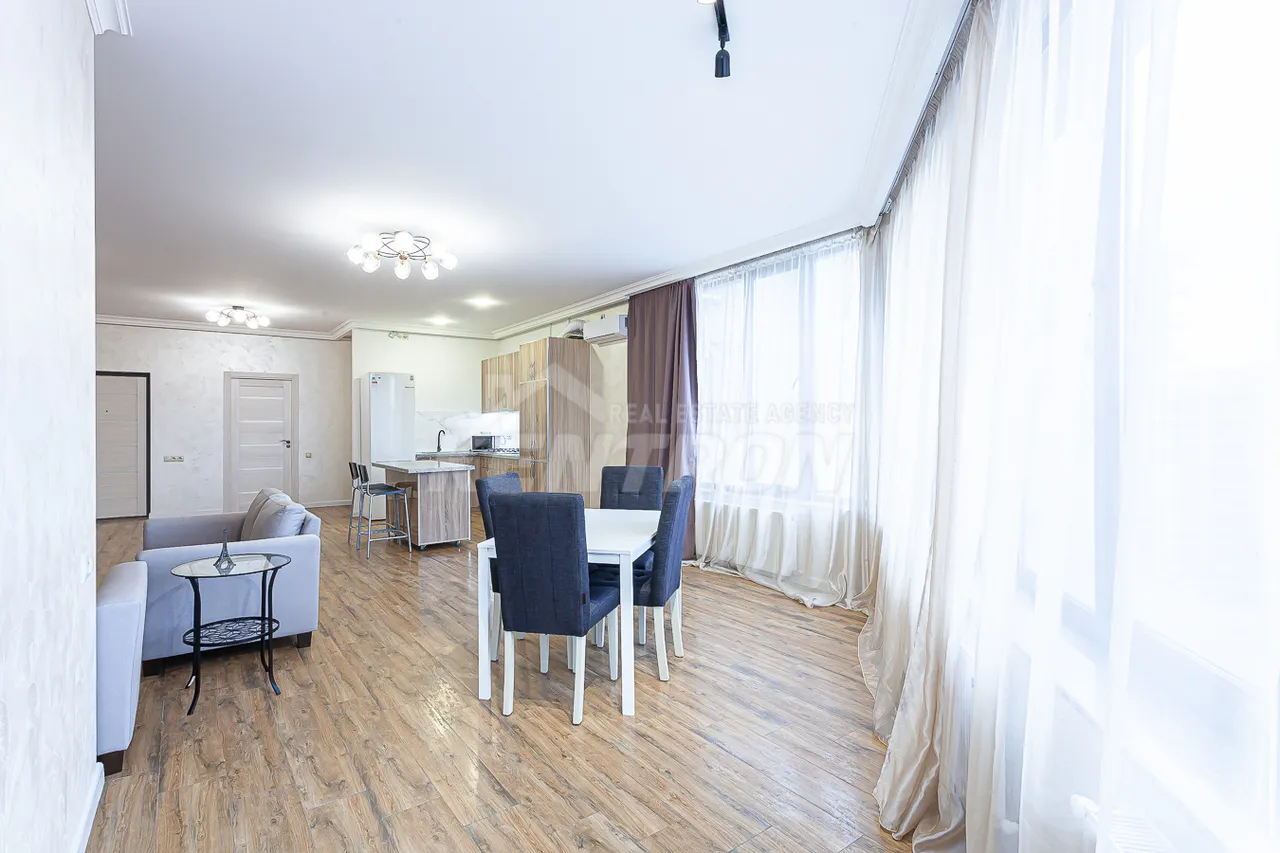 3 bedroom apartment for rent Teryan St, Center Yerevan, 158701
