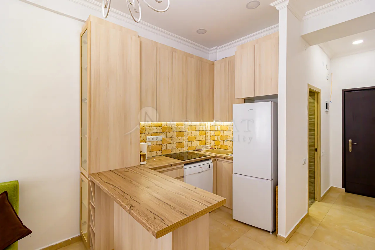 2 սենյականոց բնակարան վարձով Ադոնց փող, Արաբկիր Երևան, 158879