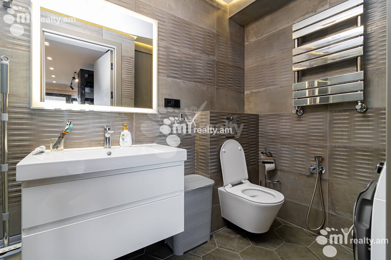 2 bedroom apartment for sale Israelyan St, Center Yerevan, 149148