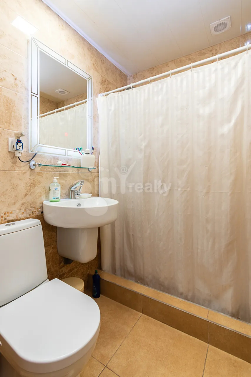 Купить 3 комнатную квартиру Рубинянц ул, Канакер-Зейтун Ереван, 159985