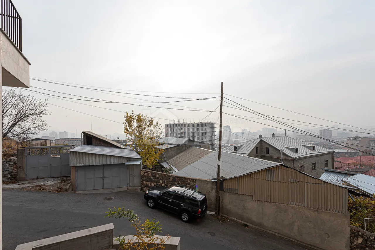 2 bedroom apartment for sale rue d'Aygestan 11, Center Yerevan, 157973