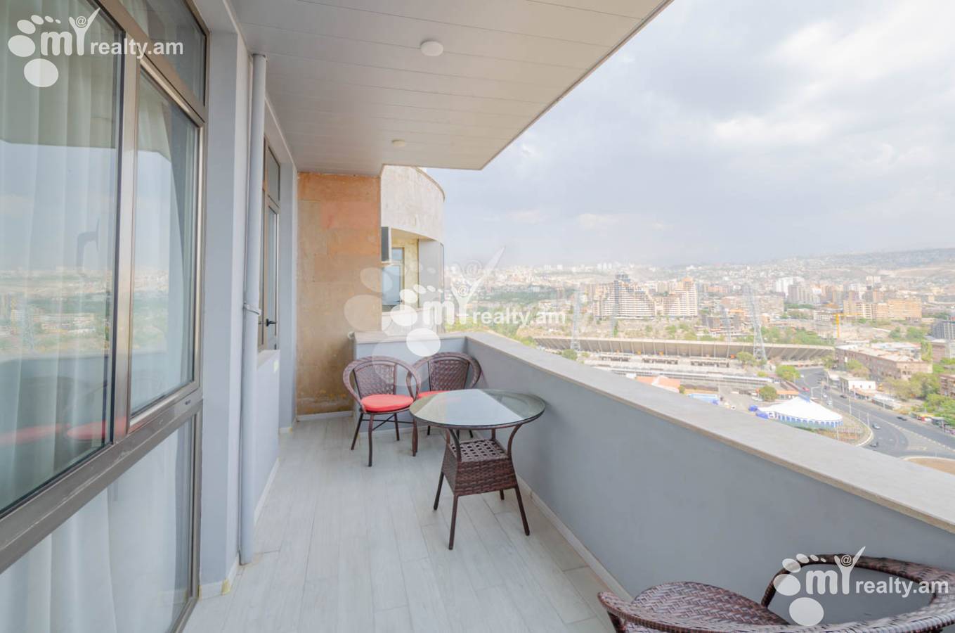 3 սենյականոց բնակարան  Ծիծեռնակաբերդի խճուղի, Կենտրոն Երևան, 139333