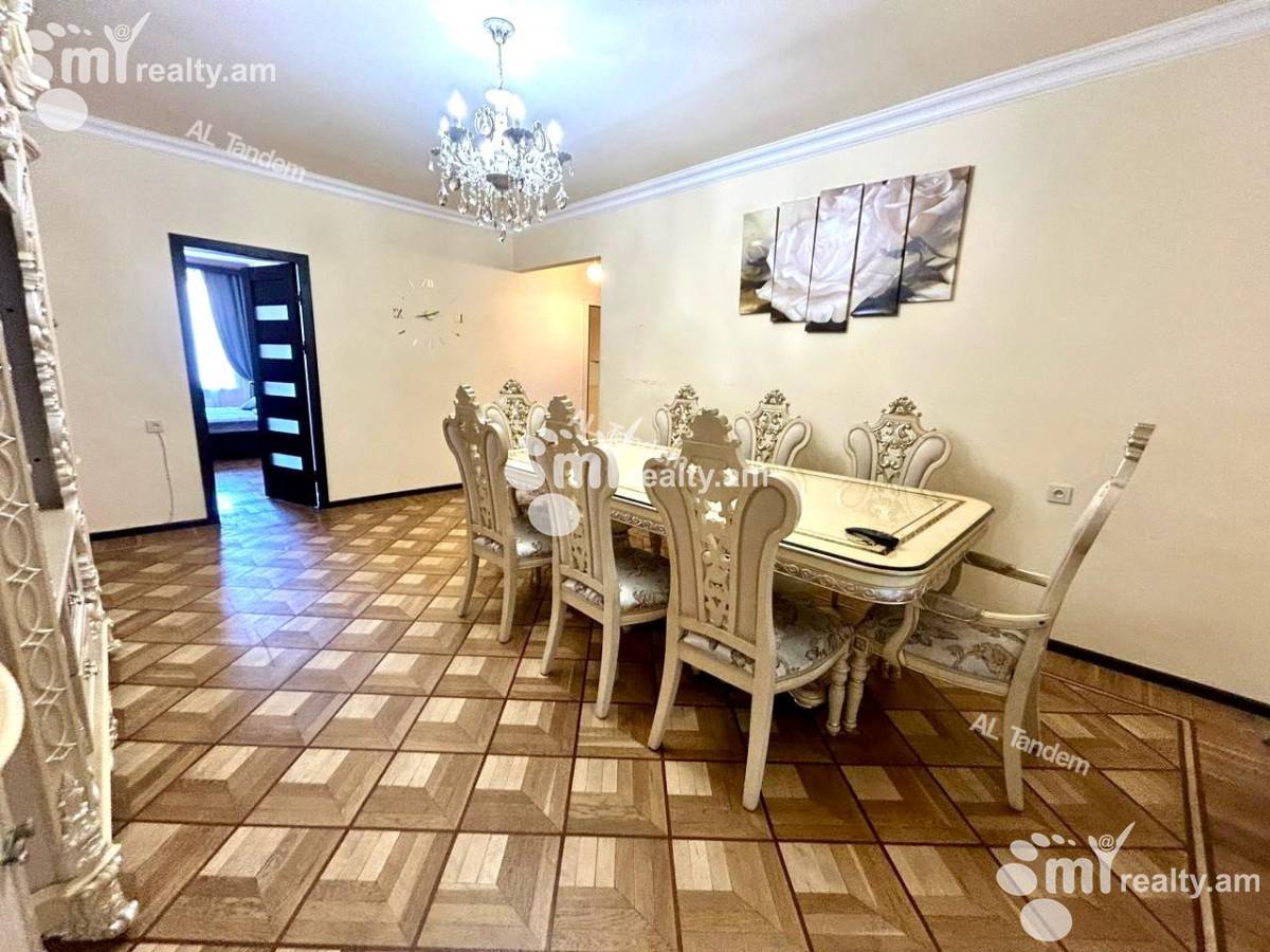 4 bedroom apartment for rent Abovyan St, Center Yerevan, 123258
