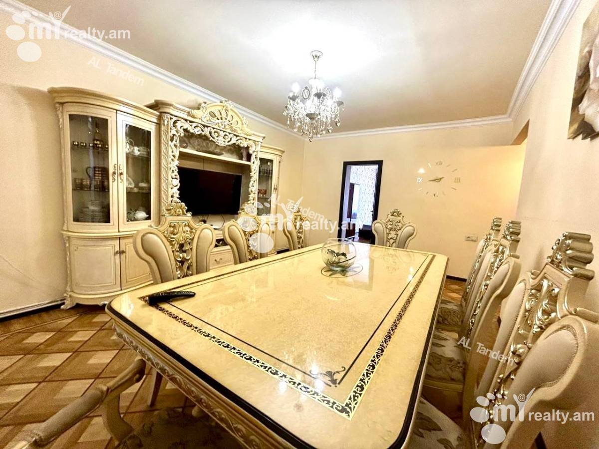 4 bedroom apartment for rent Abovyan St, Center Yerevan, 123258