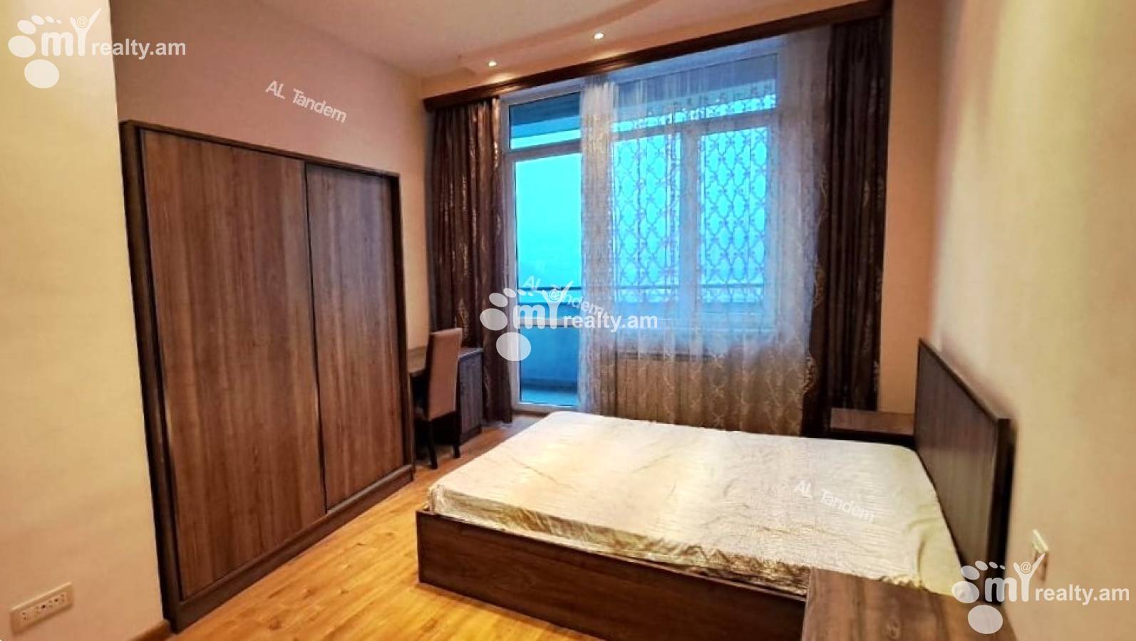 4 bedroom apartment for sale Dzorap St, Center Yerevan, 154386