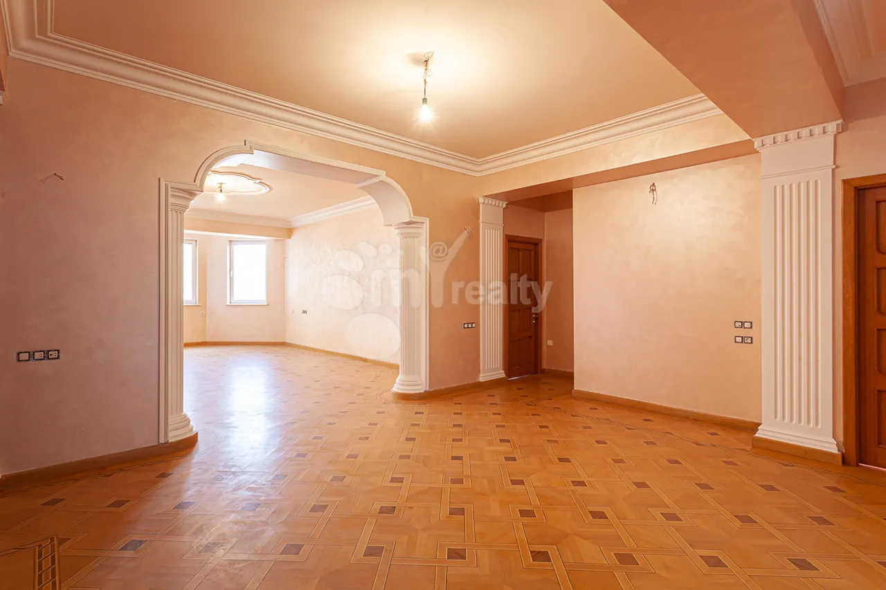 4 bedroom apartment for sale Teryan St, Center Yerevan, 160262
