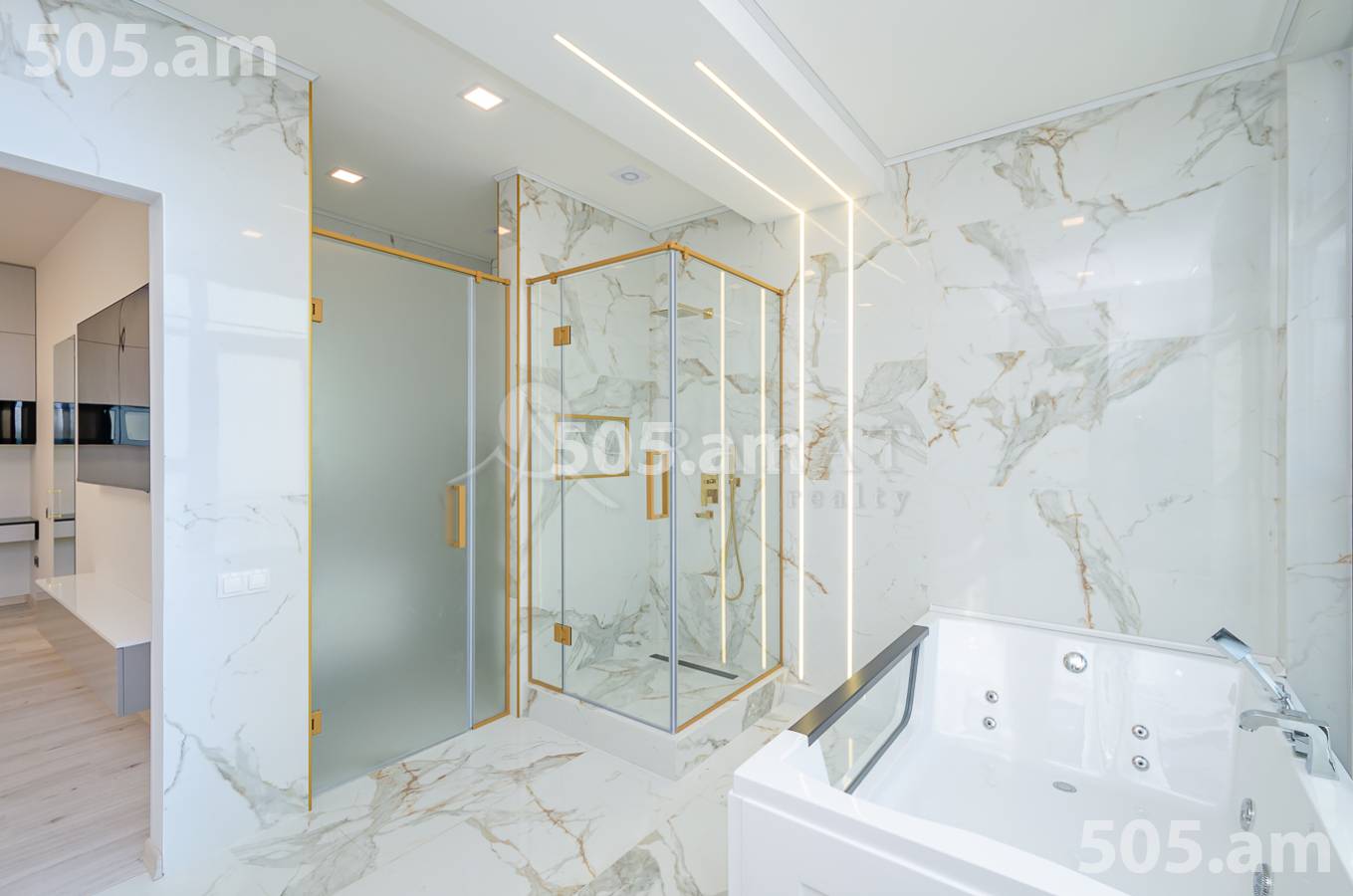 Купить 4 комнатную квартиру Аршакуняц пр, Центр Ереван, 153656