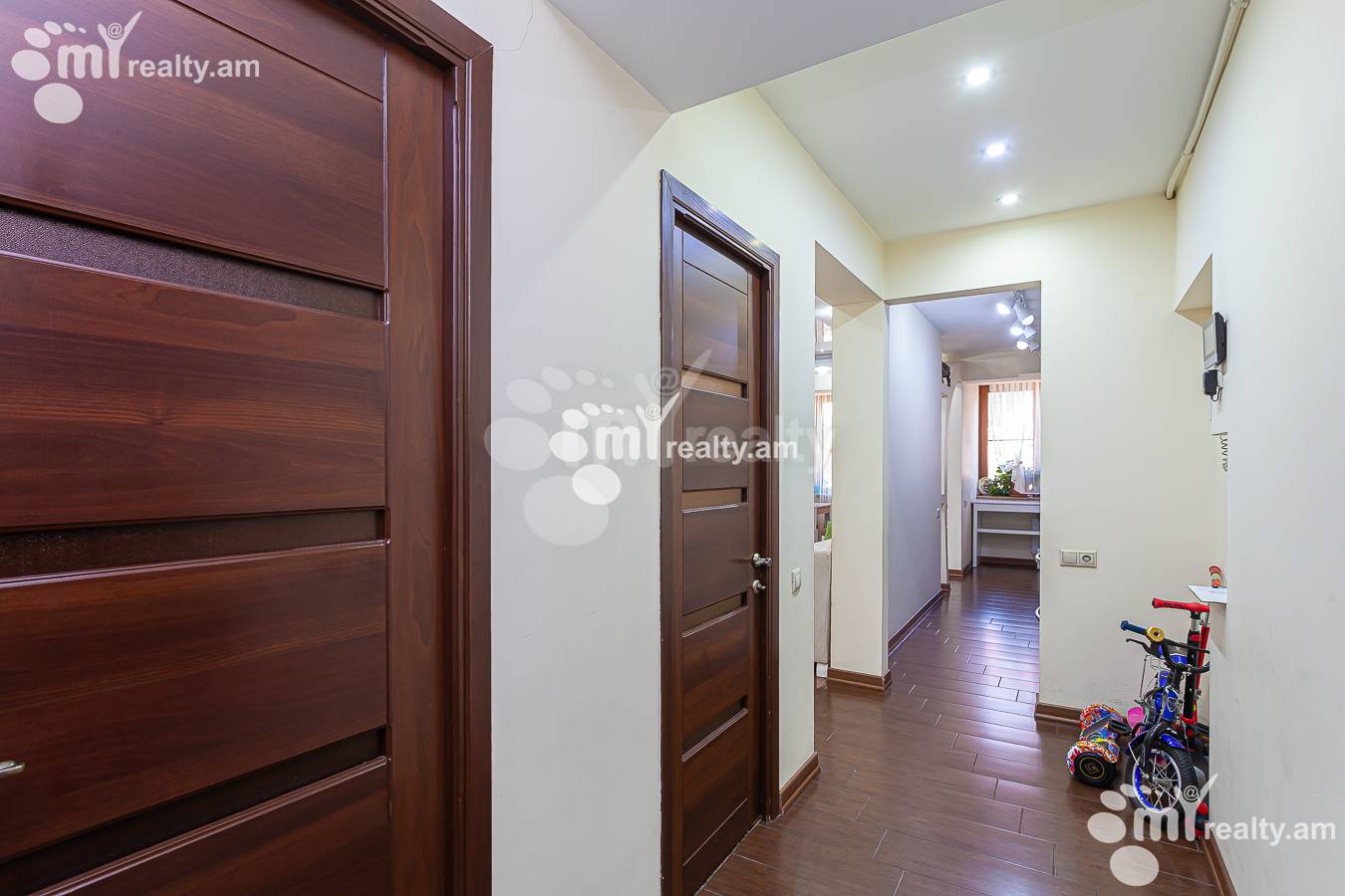 4 սենյականոց բնակարան  Կորյուն փող  նրբ, Կենտրոն Երևան, 145491