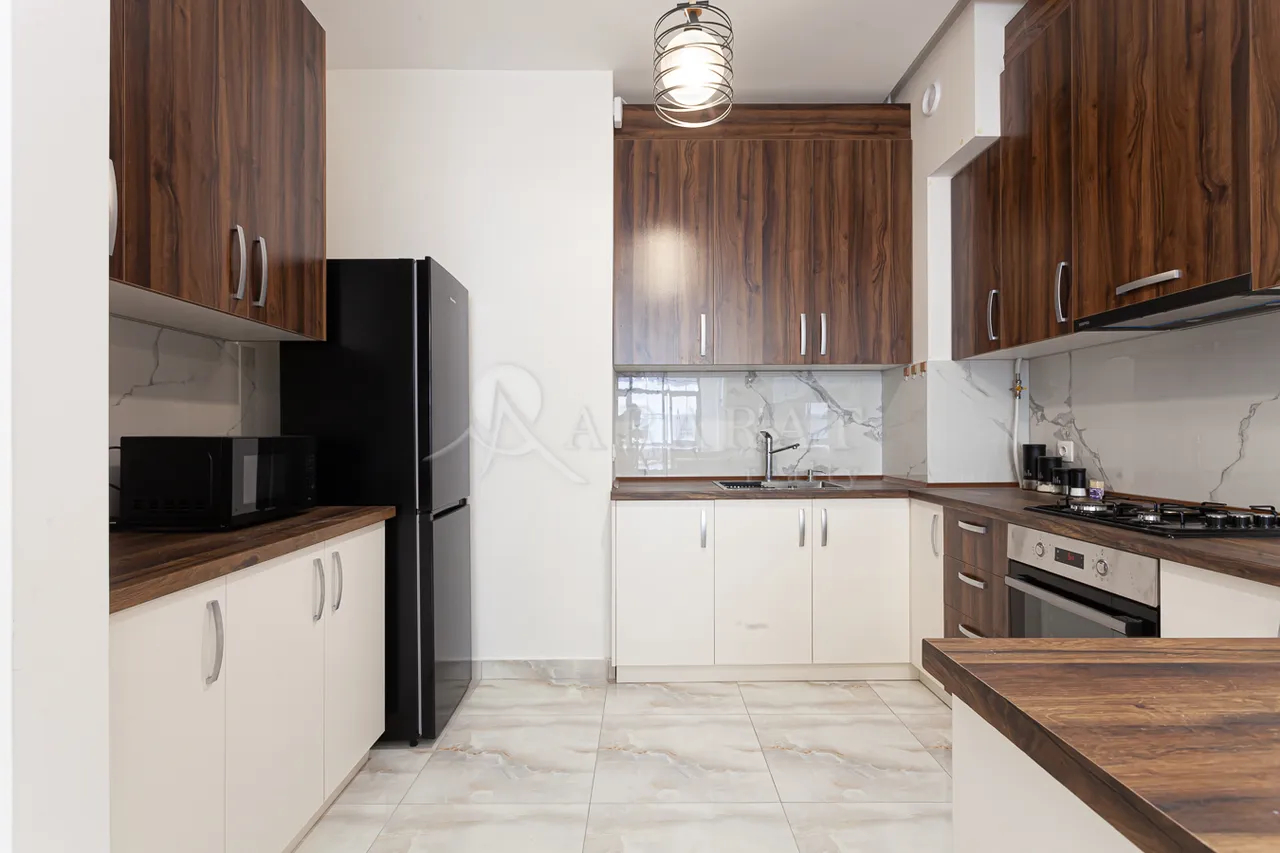 3 bedroom apartment for sale خیابان آخبیور سِروب, عربگیر ایروان, 158251