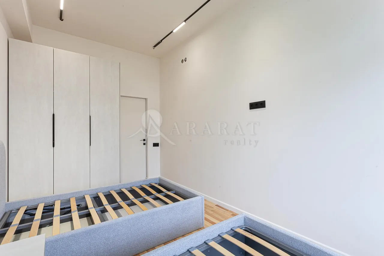 4 bedroom apartment for sale Nalbandyan St, Center Yerevan, 161888