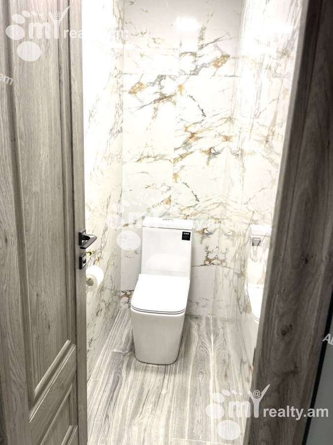 Снять 3 комнатную квартиру Сарян ул, Центр Ереван, 125495