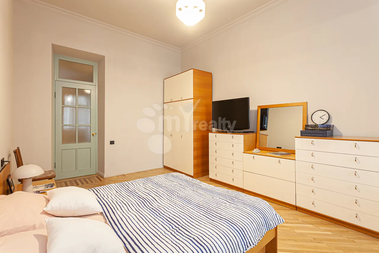 3 bedroom apartment for rent Pushkin St, Center Yerevan, 161840