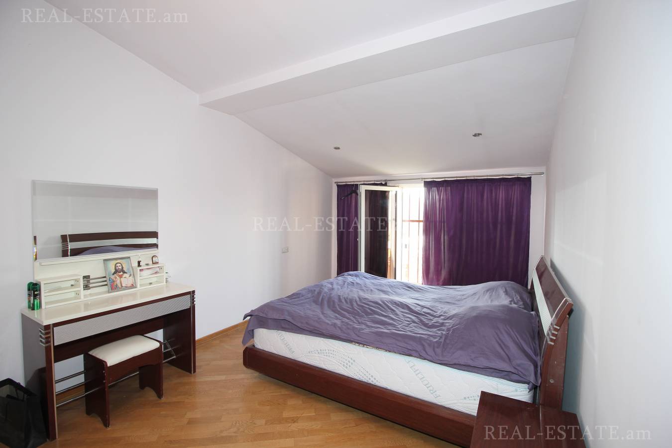 4 սենյականոց բնակարան  Պարոնյան փող, Կենտրոն Երևան, 86934