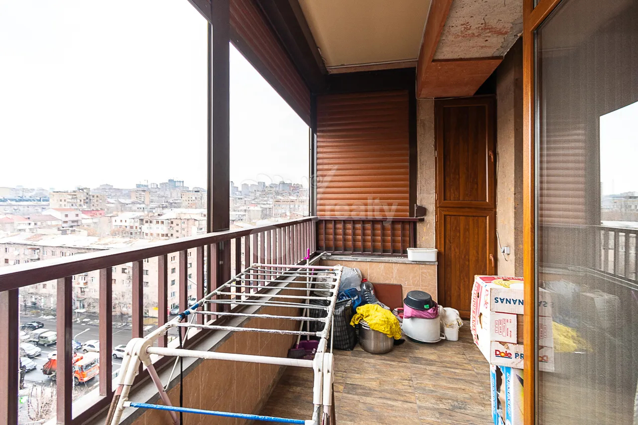 3 bedroom apartment for sale Hr.Kochar St, Arabkir Yerevan, 160025