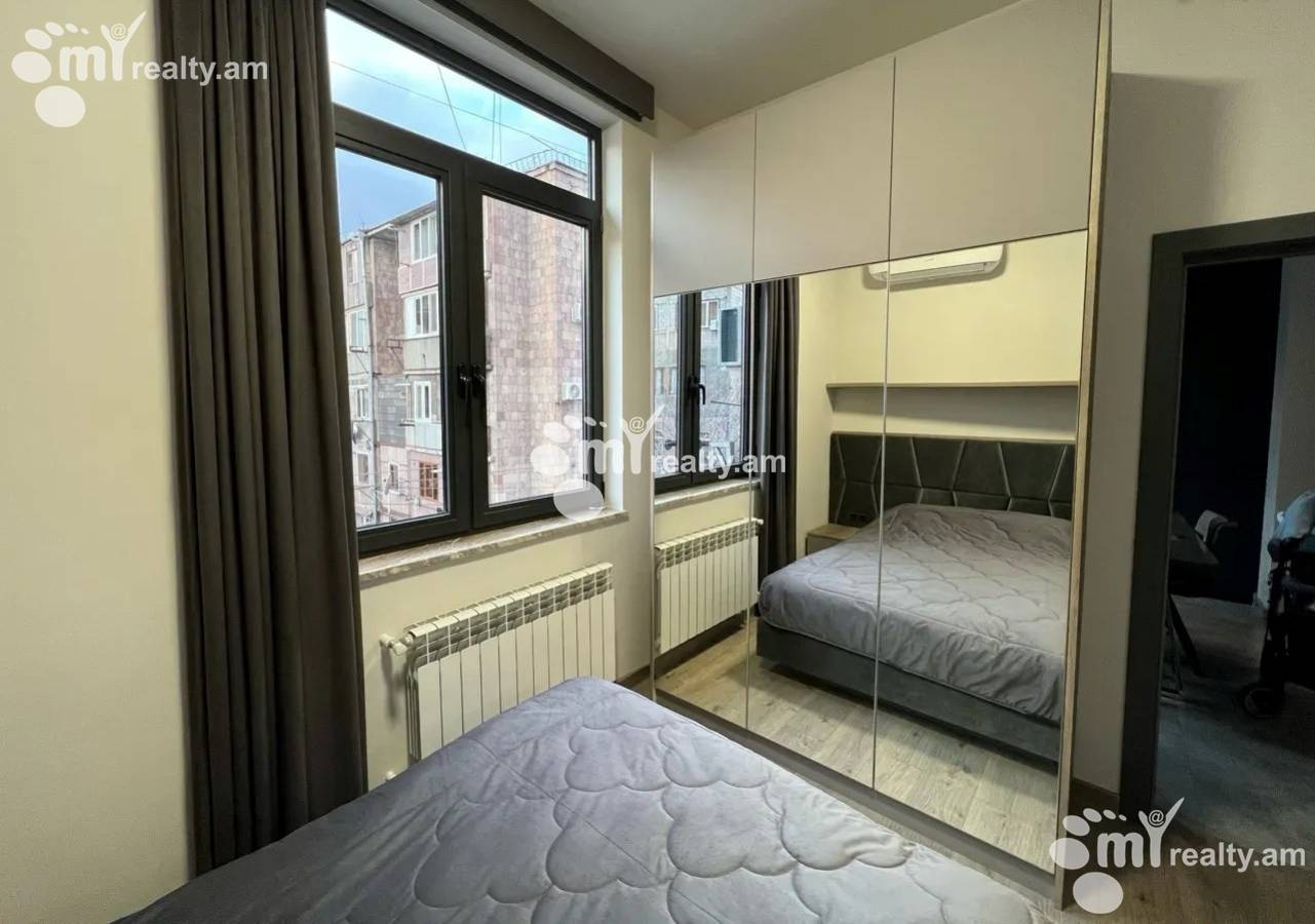 4 bedroom apartment for rent خیابان ماشتوتس, مرکز شهر ایروان, 156286