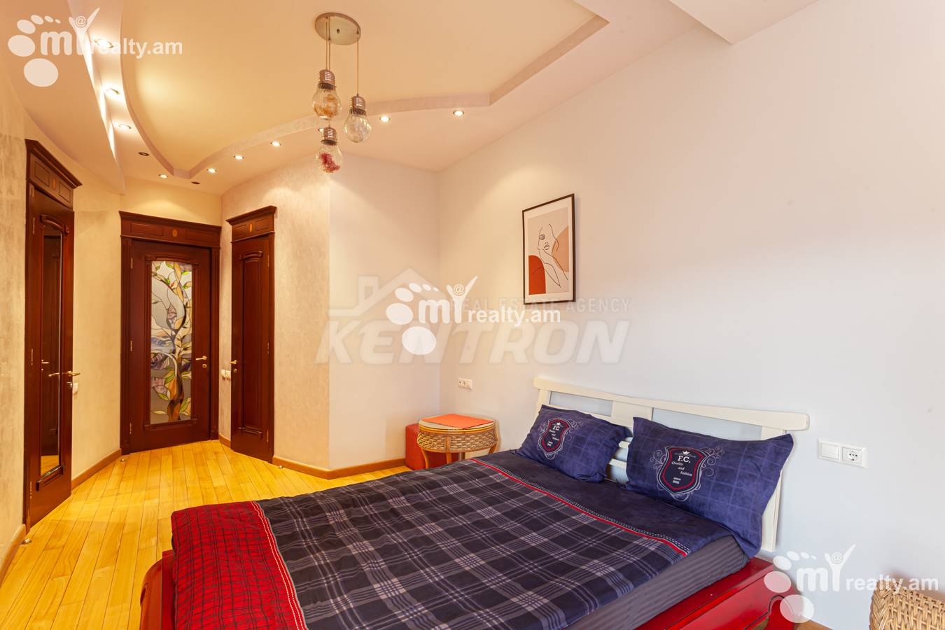 3 bedroom apartment for sale خیابان چارِنتس, مرکز شهر ایروان, 152235