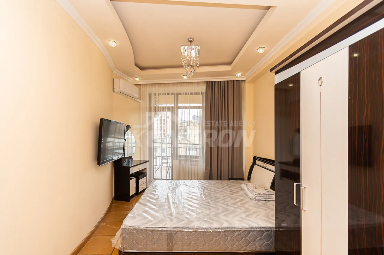 3 bedroom apartment for rent Vardanants St, Center Yerevan, 160006